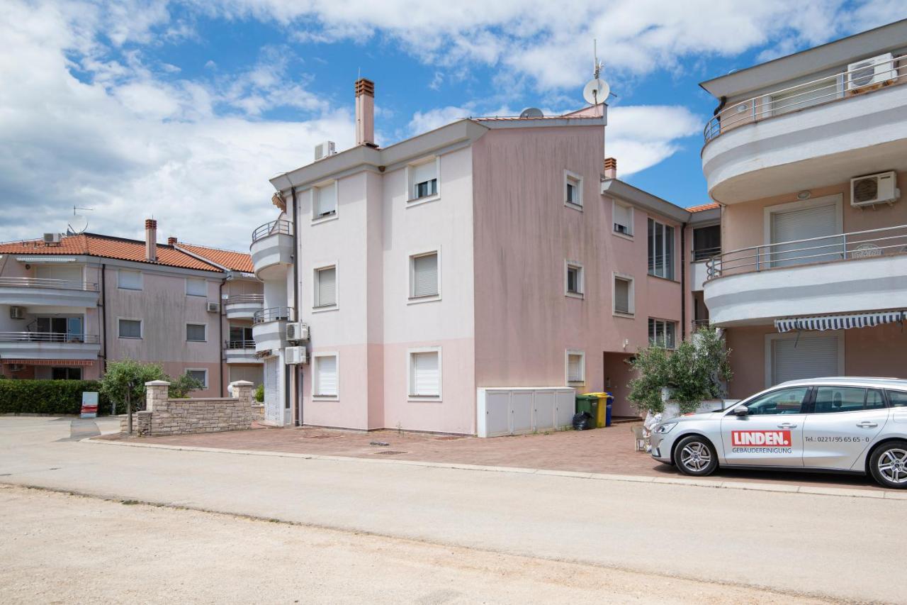 Medulin Burle Sea View Apartment Екстериор снимка